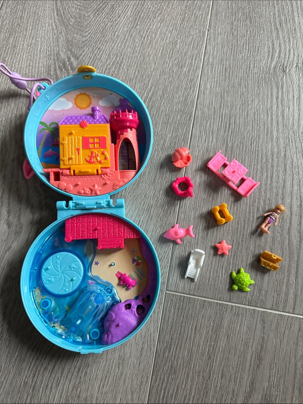 Polly pocket Dolphin Rescue - Picture 3 of 4